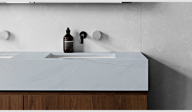 5001 Calacatta Ethereal Quartz